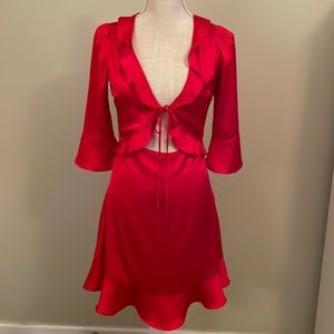 Ruffle dress with V-neck and front tie-front - size small